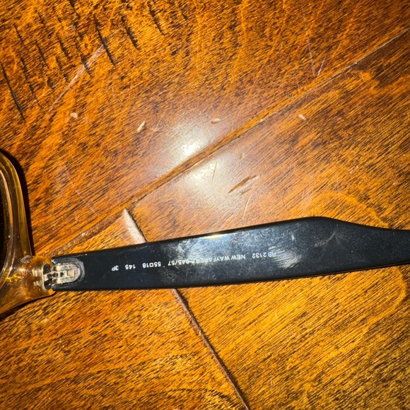 Ray Ban Polarized Sunglasses (women’s) *Cracked Lens - Picture 8 of 9